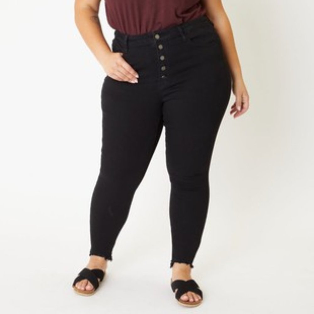 NEW KanCan High Rise Skinny Black Jeans